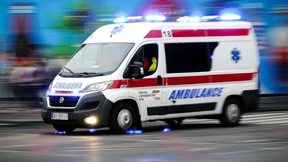 Radnik je odmah nakon nesreće dobio prvu pomoć, a potom je prebačen u bolnicu na daljnje liječenje