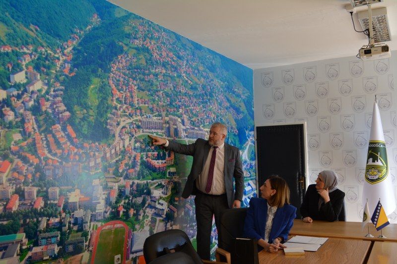 Razgovaralo se i o novim idejama koje bi mogle biti realizovane u narednom periodu, naglašavajući značaj ulaganja u obrazovanje kao ključnog faktora za razvoj društva