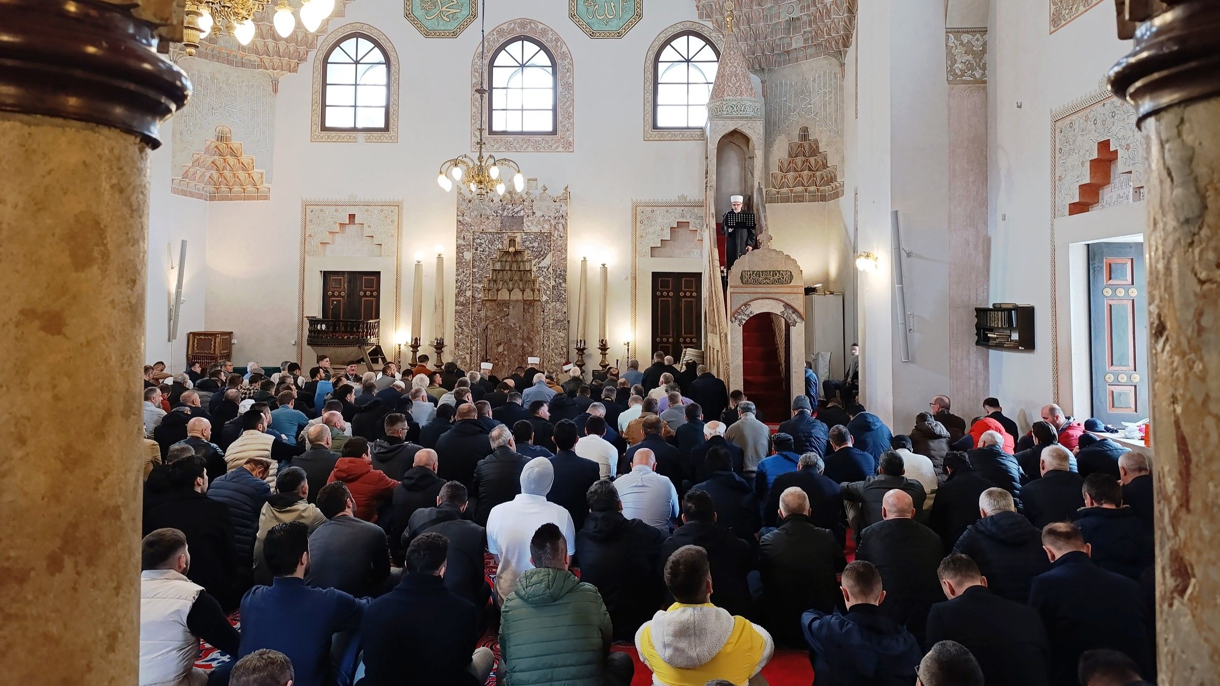 'Ibadetom zekata duša se čisti od pokuđenih osobina škrtosti, sebičnosti i pohlepe za prolaznim dunjalučkim dobrima, a imovina se njime čisti, štiti i uvećava'