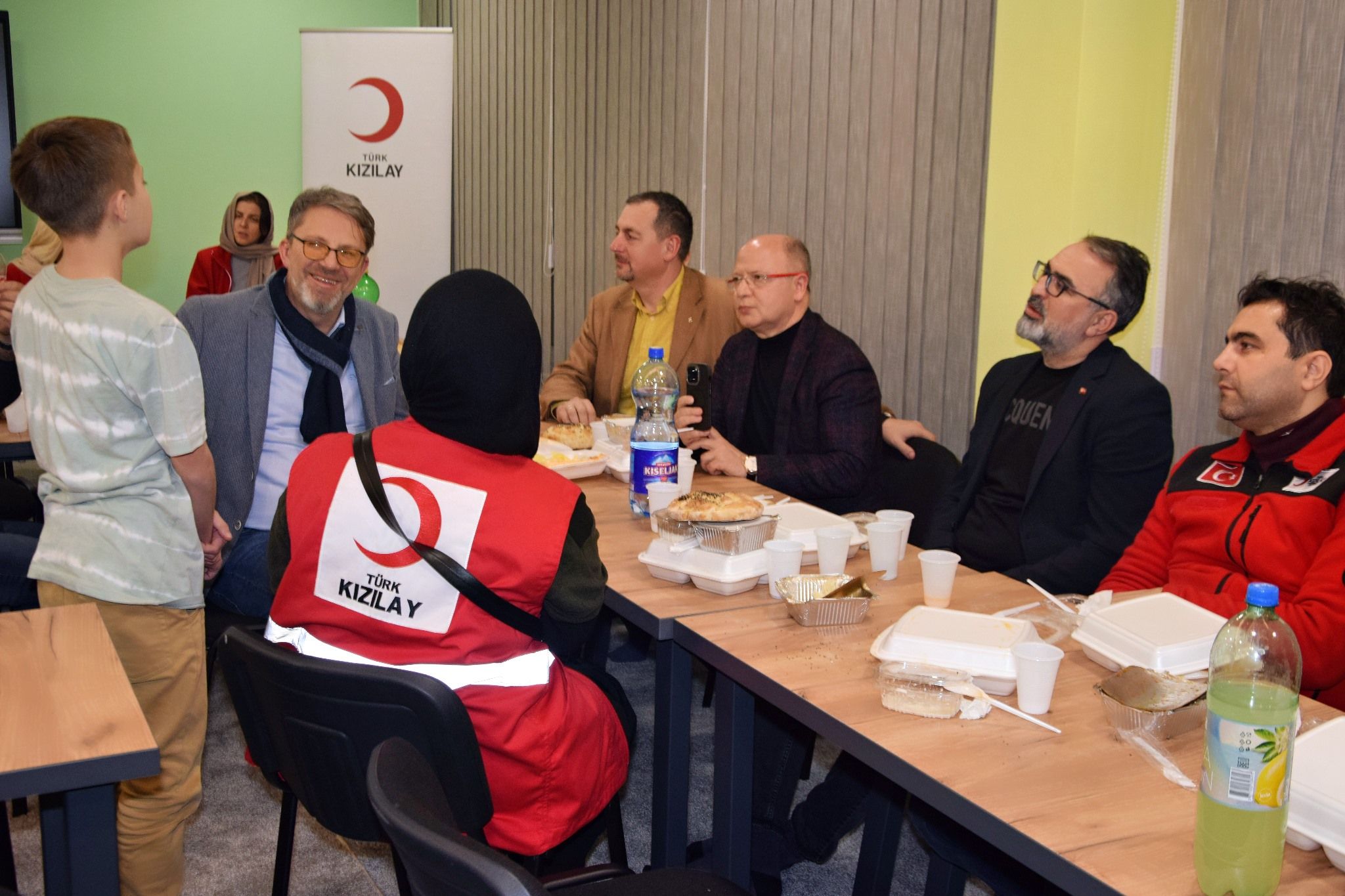 Iftar za 150 postača u džematu Nemila: Visoka delegacija iz Burse prisustvovala iftaru