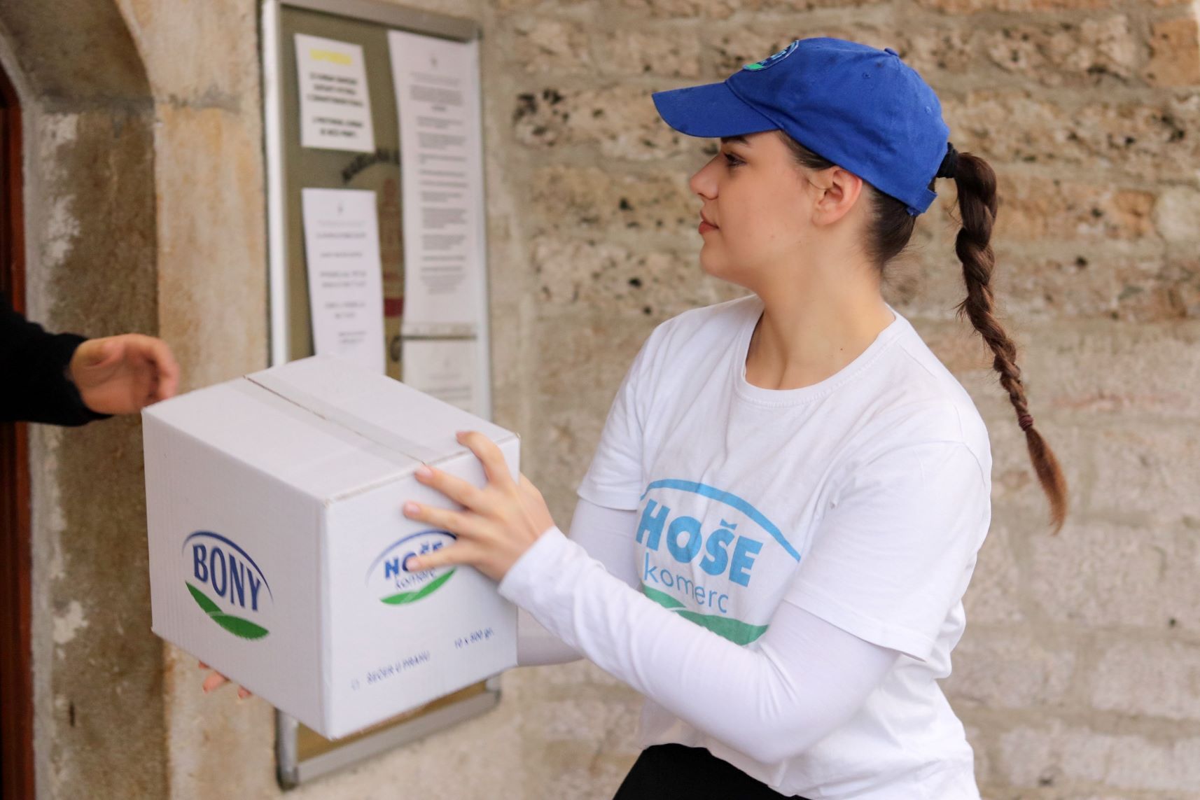 Hoše komerc od početka svog poslovanja podstiče kupovinu i daje prednost domaćim kvalitetnim brendovima