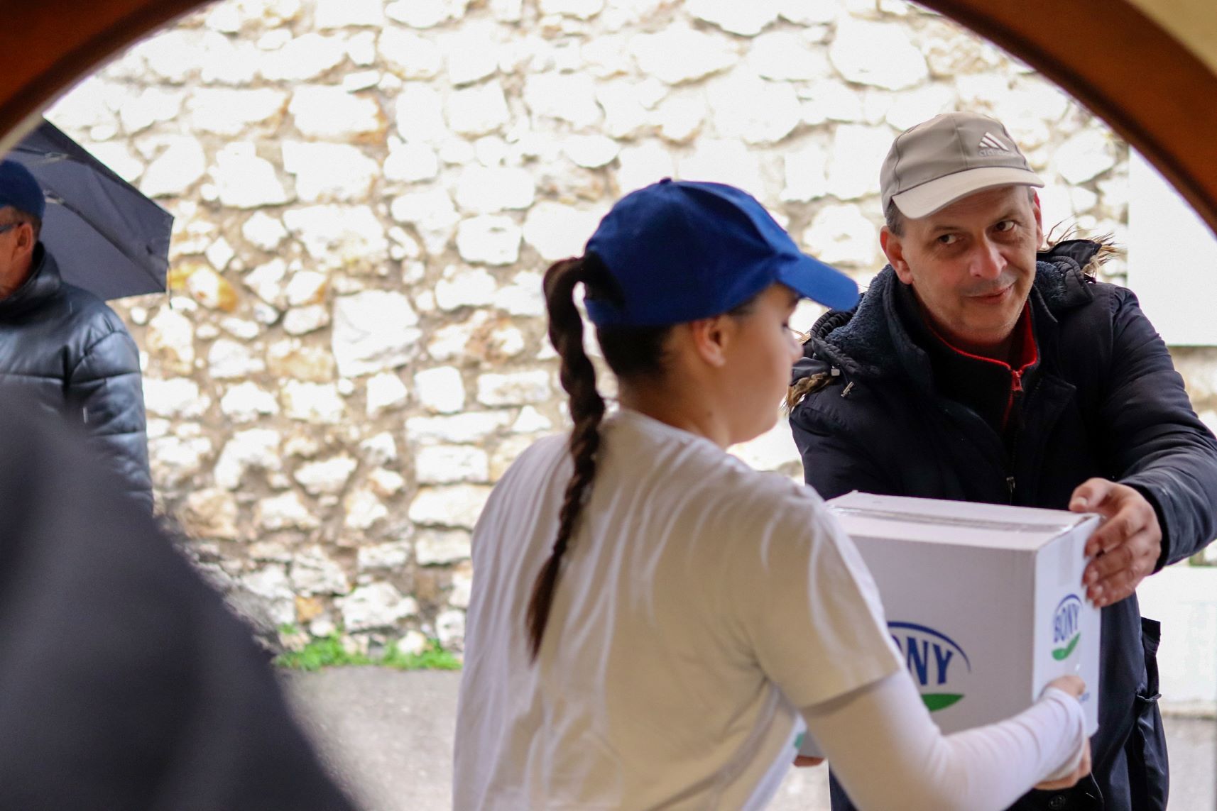 Hoše komerc od početka svog poslovanja podstiče kupovinu i daje prednost domaćim kvalitetnim brendovima