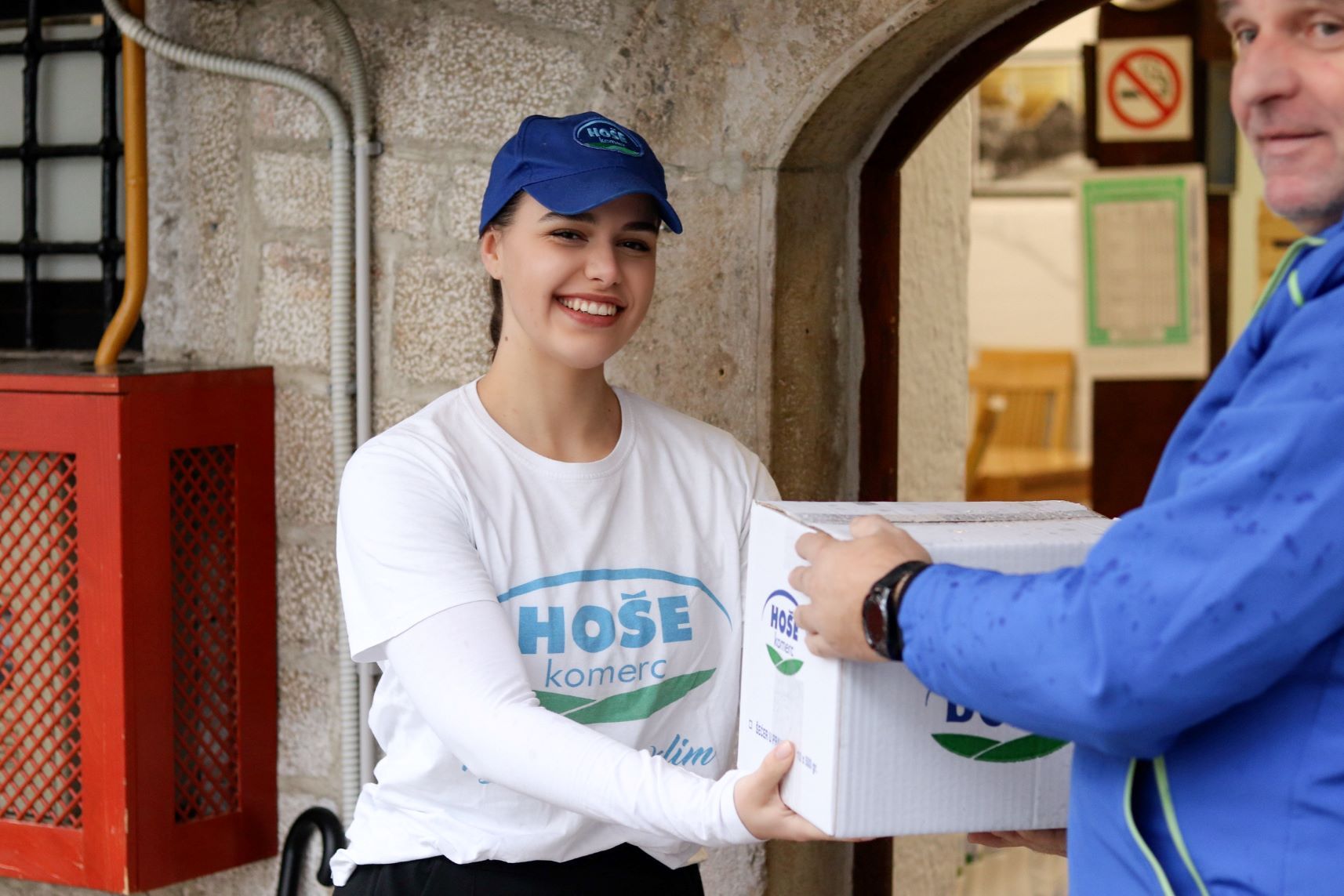 Hoše komerc od početka svog poslovanja podstiče kupovinu i daje prednost domaćim kvalitetnim brendovima