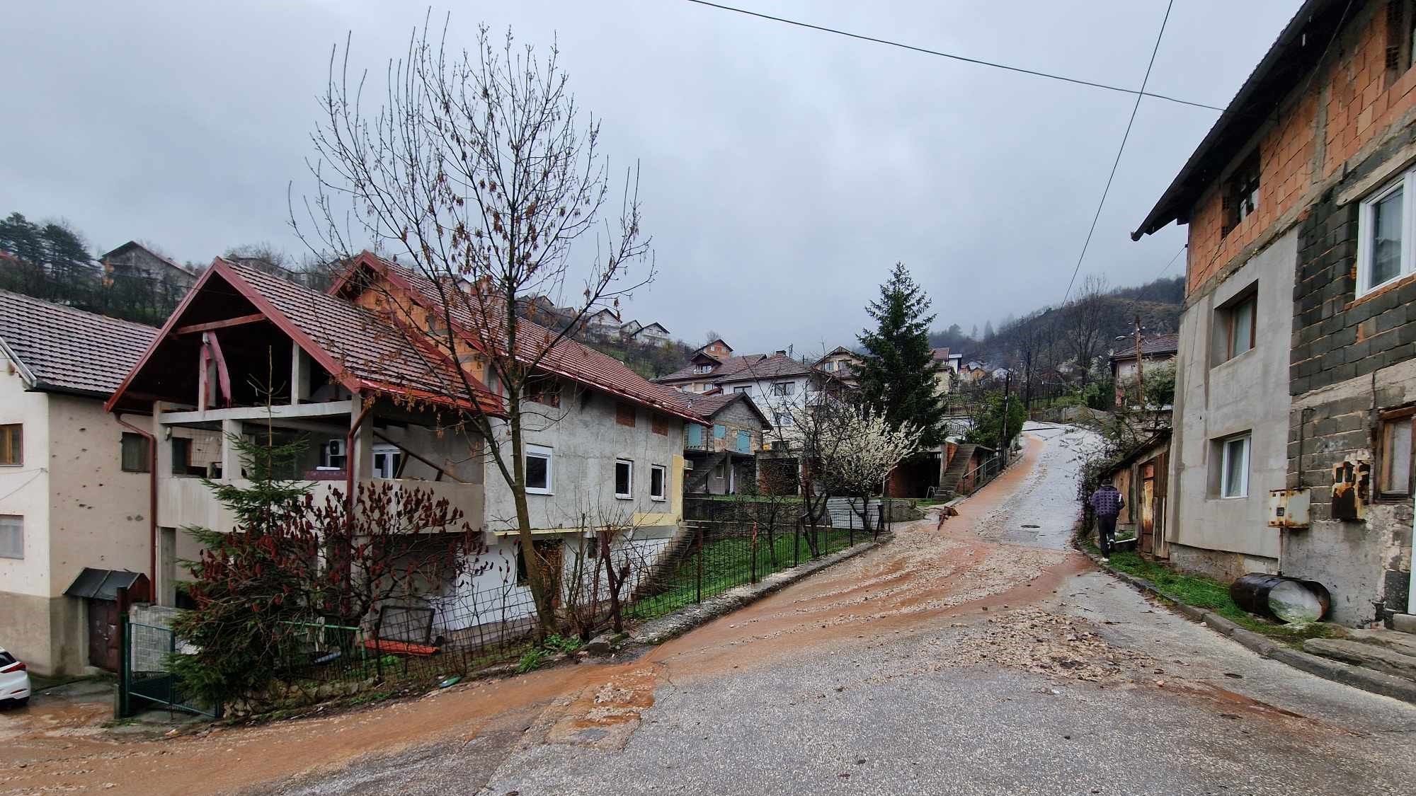 Čengić: Sedam porodica čeka na evakuaciju, 27 već smješteno