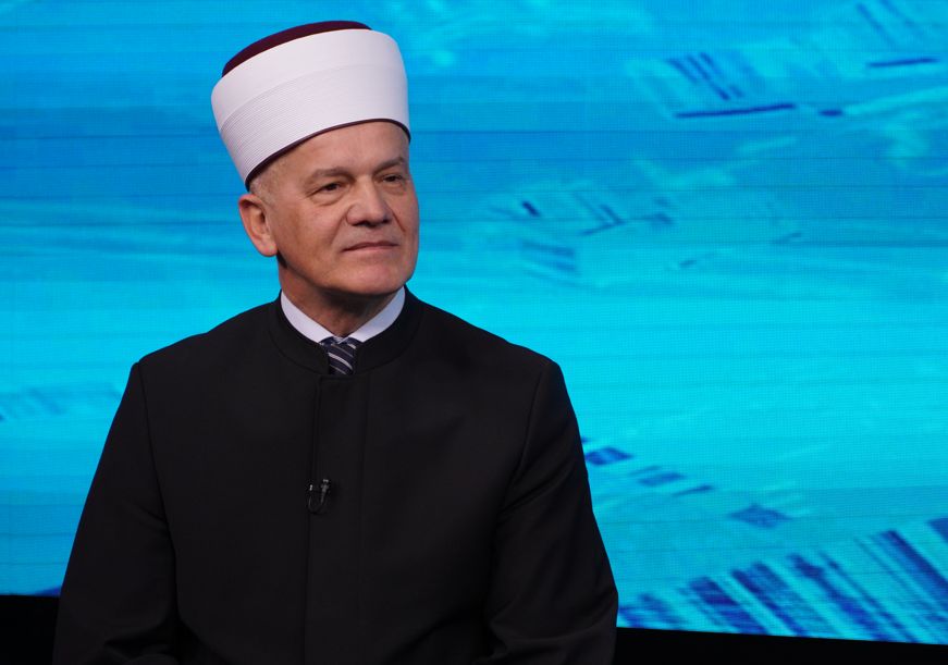 U danima radosti, zajedništva i duhovne ispunjenosti mi i naše misli smo okrenuti jedni ka drugima, kako je to i stalna tradicija Bajrama