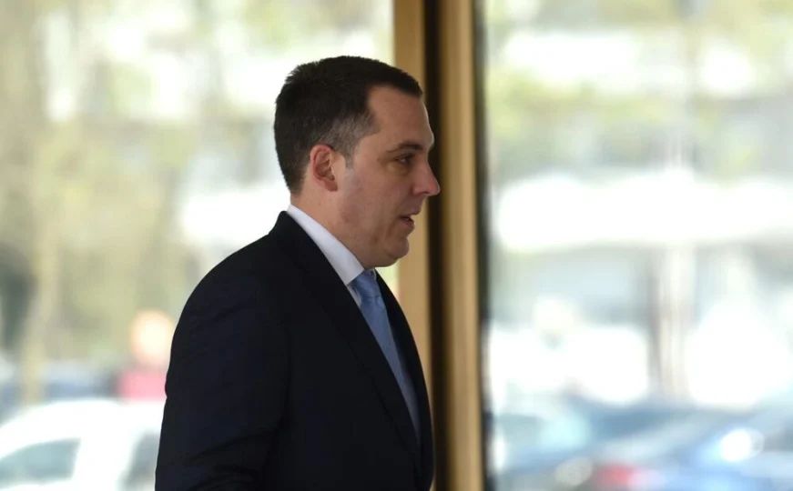 Objasnio im je da su krenuli da se vraćaju u Crnu Goru, ali su ga i pored toga priveli                                   
