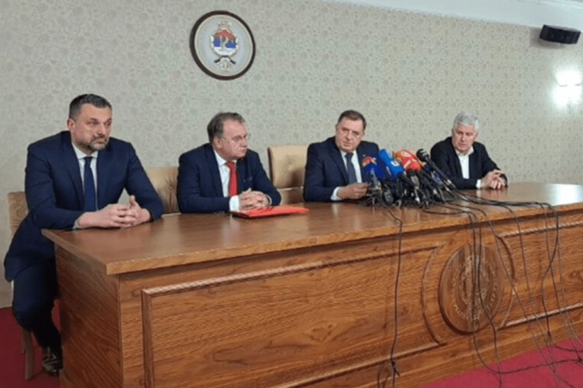 Između kritika i kompromisa: Kako je Trojka ostala u sjeni Dodikove moći