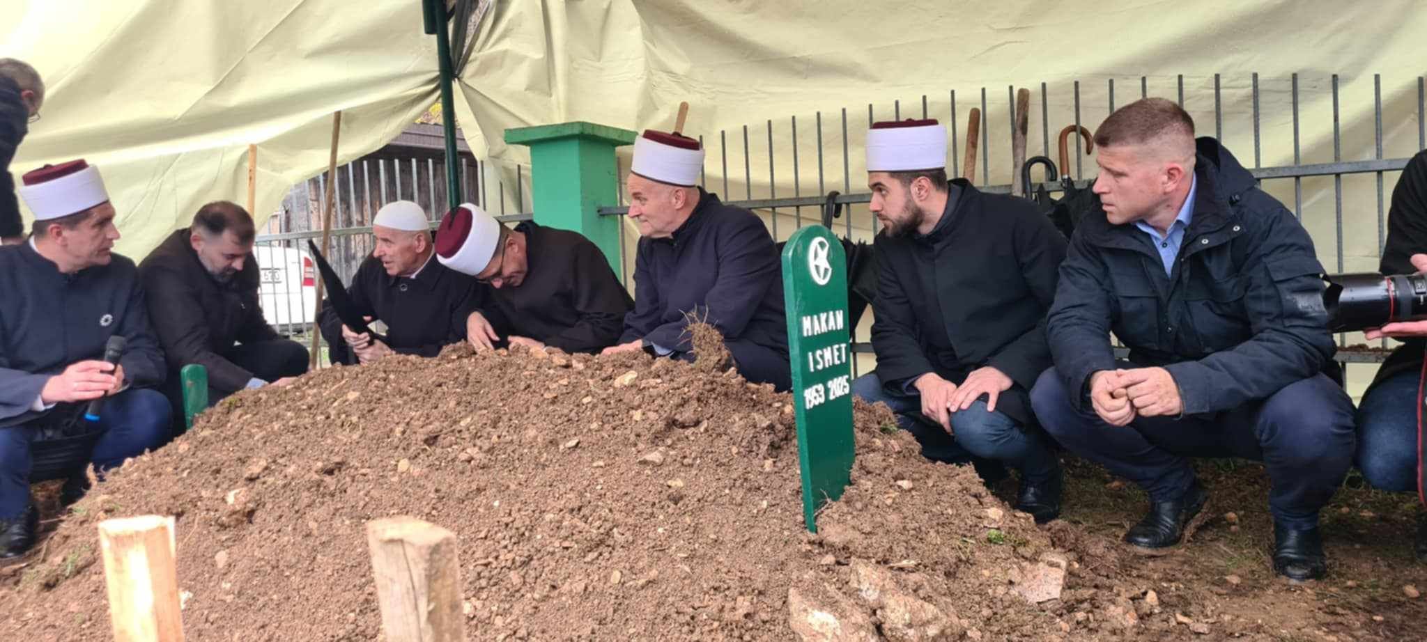Makan je bio jedan od organizatora otpora Zelenih beretki u Konjicu, te vlasnik jednog od najpoznatijih kampova na Jablaničkom jezeru.