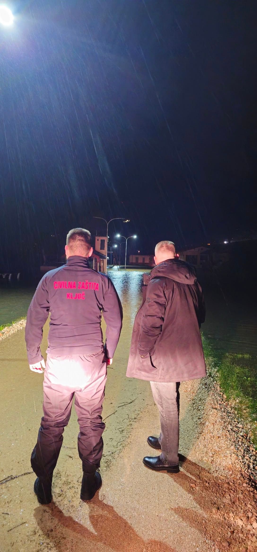 Besana noć je pred stanovnicima Ključa: Sana i Sanica u porastu, civilna zaštita na terenu