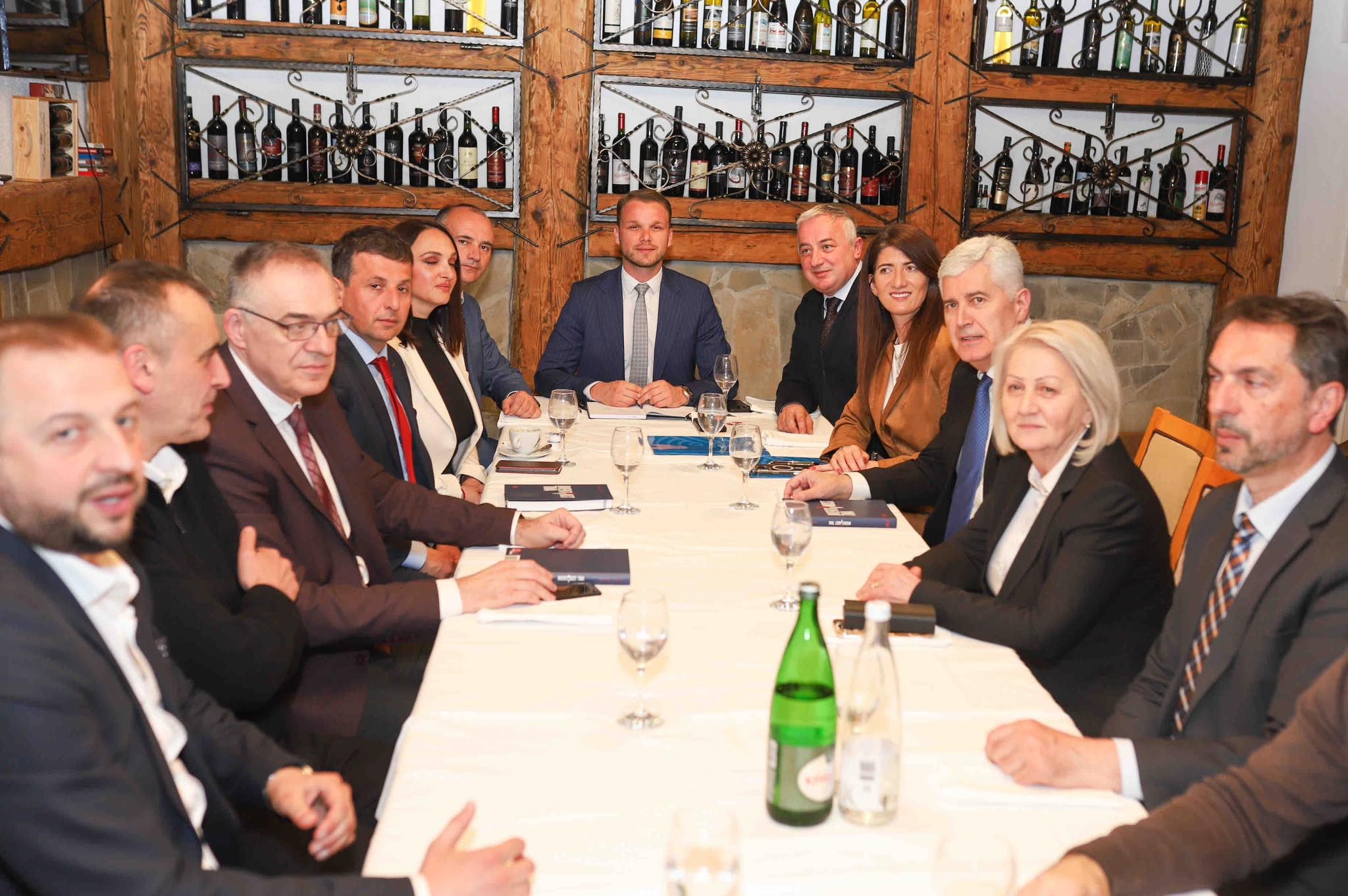 Kada je riječ o lokaciji, najvjerovatnije će biti održan u zgradi Parlamentarne skupštine Bosne i Hercegovine