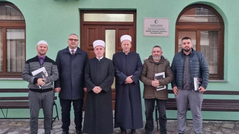 Muftija bihaćki Mehmed-ef. Kudić izrazio je zadovoljstvo prezentiranim podacima o ramazanskim aktivnostima, istakavši da je primjetan povećan broj vjernika u džematima