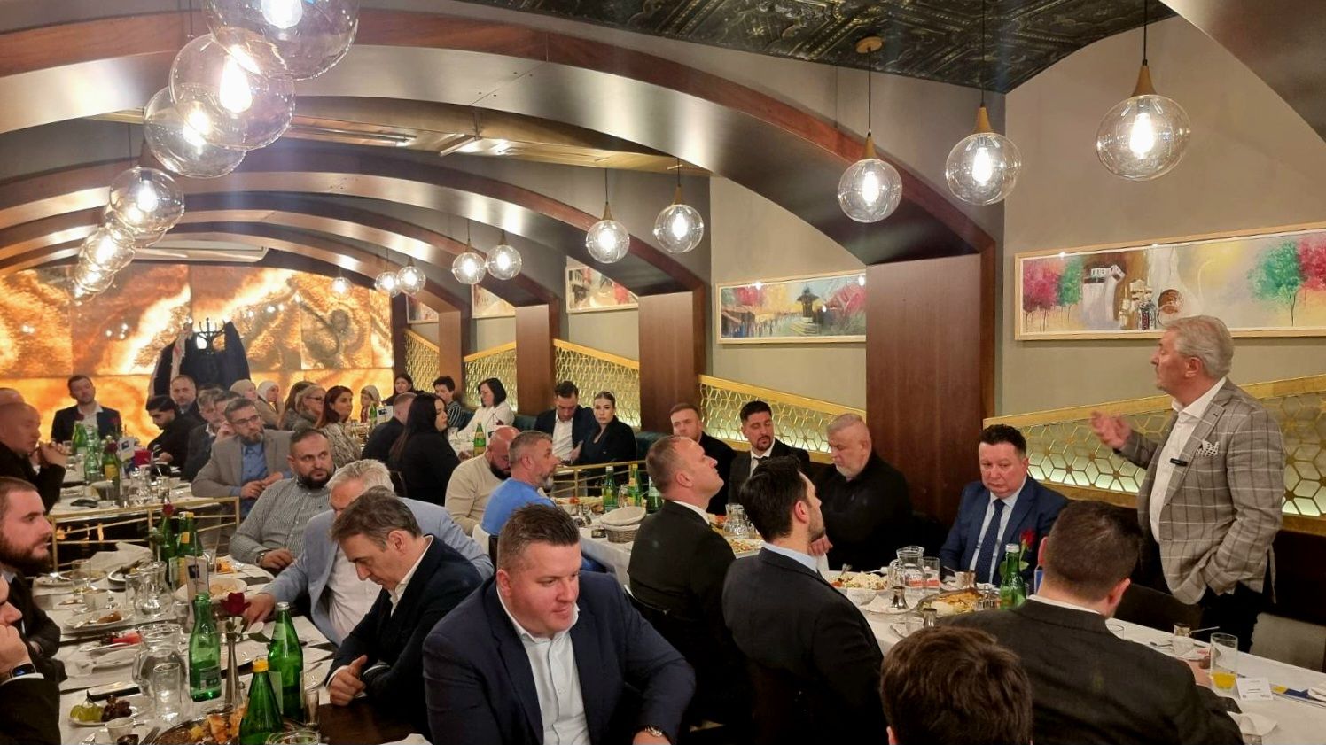 function r(){if(it(n),n.value===Hm){let o=null;throw new D(-950,o)}return n.value}