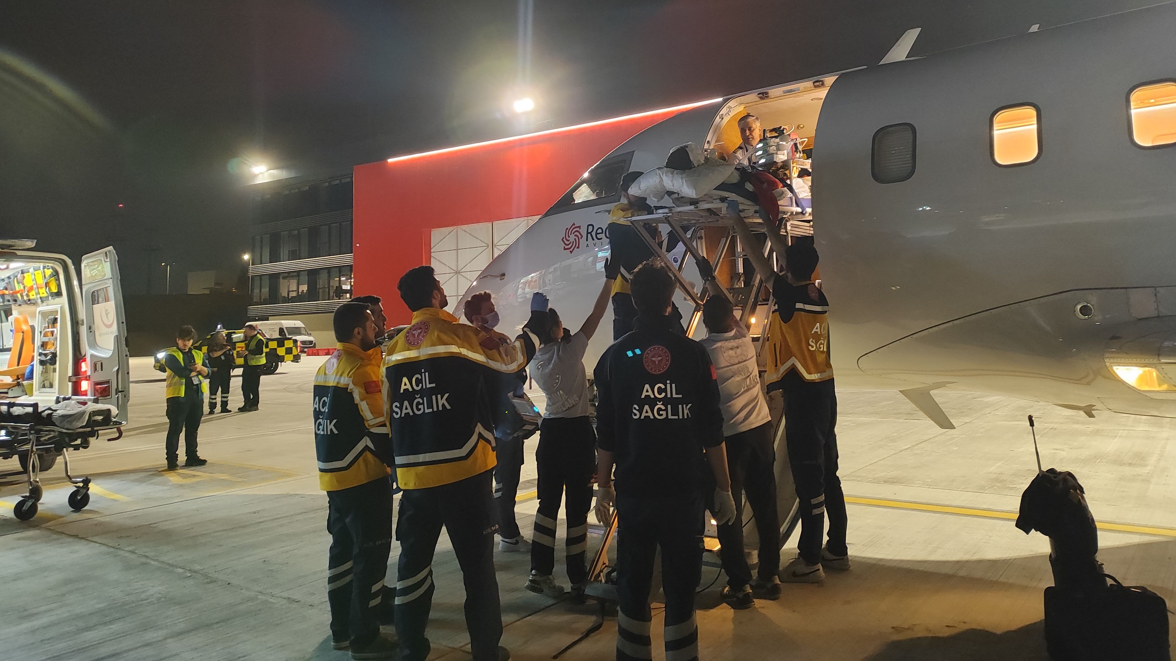 Ambulantnim avionom turskog Ministarstva zdravlja u Istanbul prevezene tri povrijeđene osobe