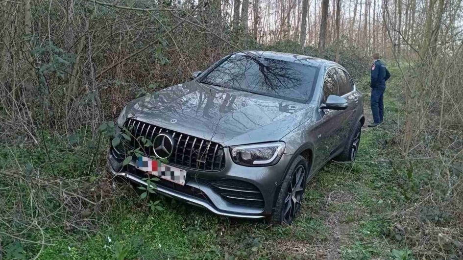 Državljanin Austrije prijavio da mu je iz dvorišta porodične kuće otuđeno vozilo vrijedno oko 110.000 KM