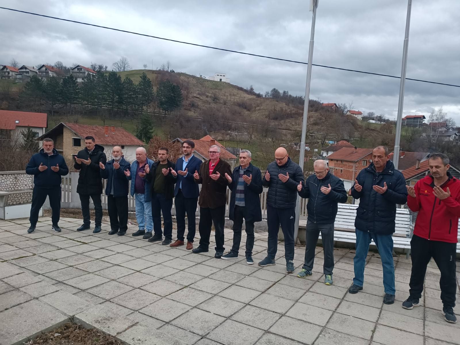 Iftar u Prozoru podržala je Humanitarna organizacija    "Milost" iz Norveške, kojoj su se posebno zahvalili iz Merhameta Mostar.