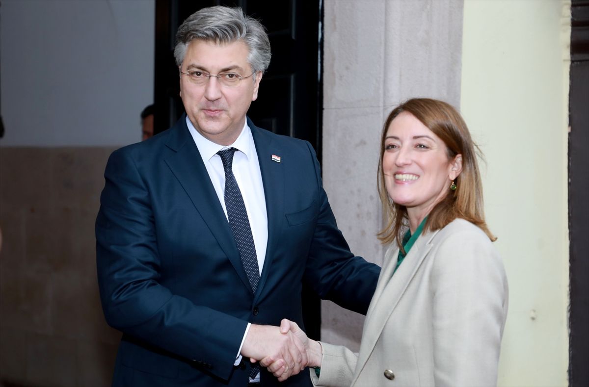 Ako se suočimo s vanjskim prijetnjama kojima je izložena Evropska unija, vidimo da nam treba Evropa čvrstog zajedničkog stava, rekla je predsjednica Evropskog parlamenta 