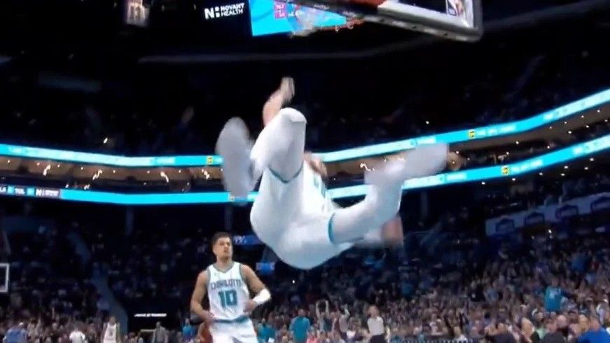 Nurkić je ukrao loptu, krenuo sam prema košu i zakucao, a onda je pao na leđa