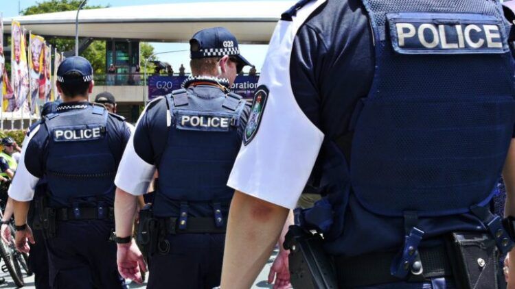 Policijski službenik na autocesti u američkoj saveznoj državi Kansas pronašao je šestogodišnju nestalu djevojčicu u automobilu prilikom rutinske saobraćajne kontrole.