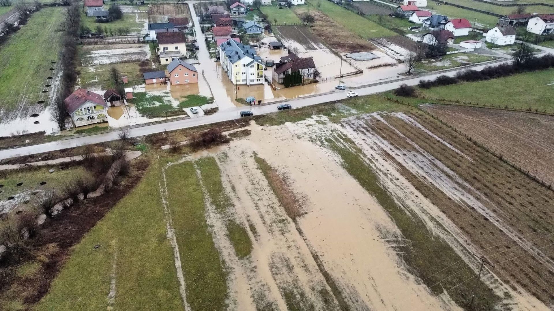 Na području općine Jajce uslijed obilnih padavina došlo do izlijevanja manjih bujičnih potoka koji nemaju stalni tok