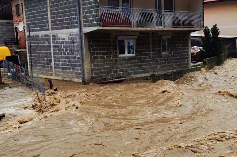 Haos u Srednjobosanskom kantonu: Kiša izazvala velike probleme, u Gluhoj Bukovici poplavljena kuća