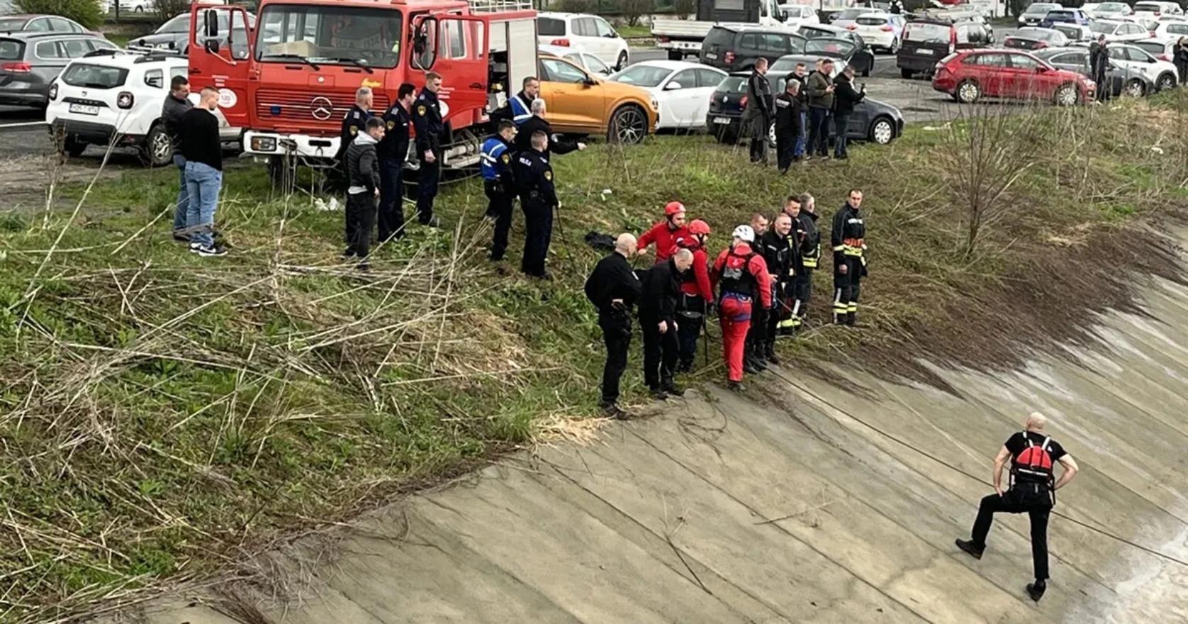 Mustafić je 27. marta, zajedno s dvojicom kolega, skočio u rijeku u pokušaju da uhvati bjegunca. 