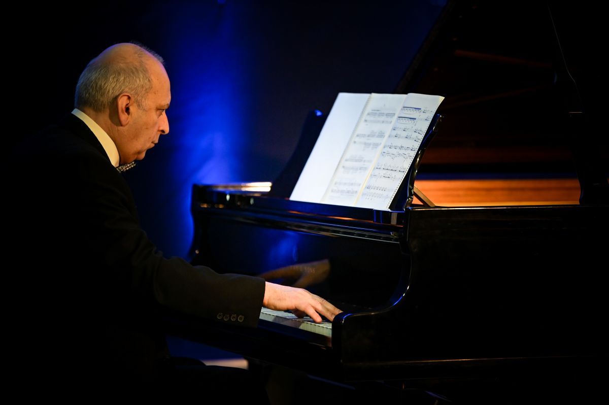 Koncert je realiziran u saradnji Muzičke akademije Univerziteta u Sarajevu i Bosanskog kulturnog centra KS.
