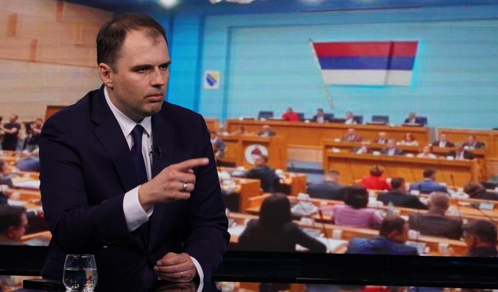 Politička i sigurnosna kriza koju je potaknuo režim Milorada Dodika dobiva na zamahu, trenutni predsjednik RS je potpisao zakone koji su protivustavni i uputio ih na objavu.
