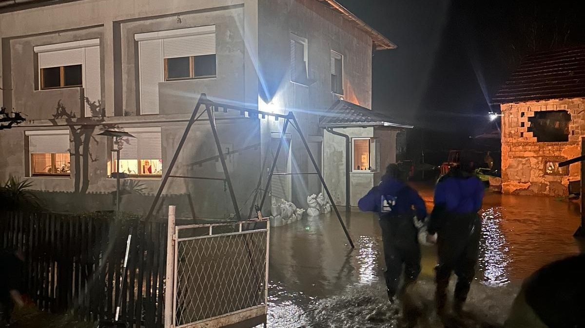 U Sanskom Mostu proglašeno stanje prirodne nesreće: U mjestu Skucani Vakuf oštećen most