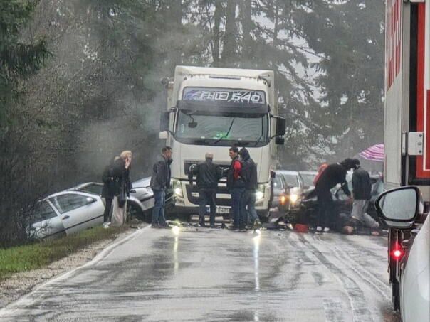 Trenutno nema informacija o povrijeđenim osobama, dok policija obavlja uviđaj                                      