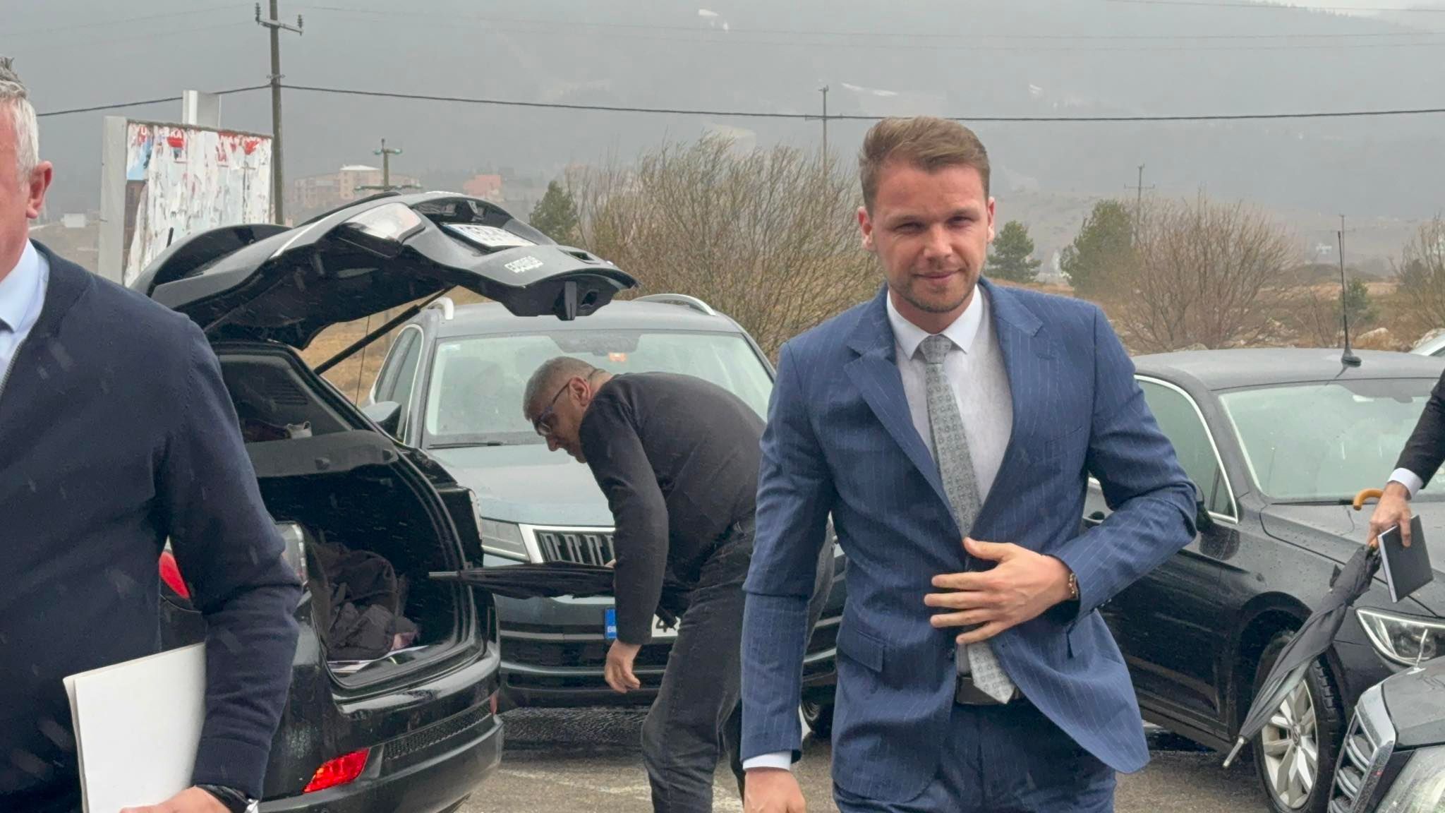 Lideri opozicije iz RS i HDZ-a stigli na sastanak na Kupresu: Da li će dogovor biti postignut?