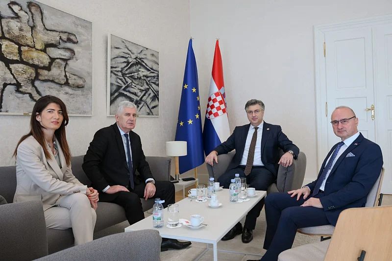 Plenković je jučer najavio da će u srijedu organizovati sastanak s Draganom Čovićem...