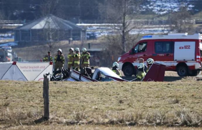 Prilikom prilaza slijetanju na aerodrom Zell am See, avion se srušio iz nepoznatih razloga