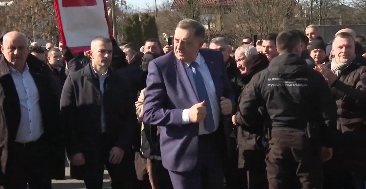 Osuđeni predsjednik manjeg bh. entiteta RS Milorad Dodik, otišao je sinoć korak dalje.