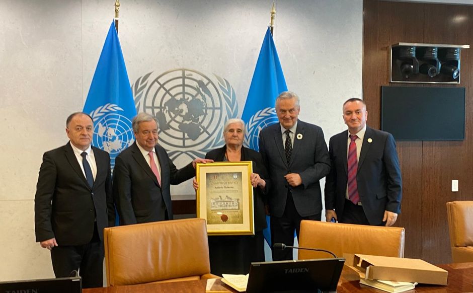 New York: Subašić uručila 'Povelju pravde' generalnom sekretaru UN-a Antoniju Guterresu