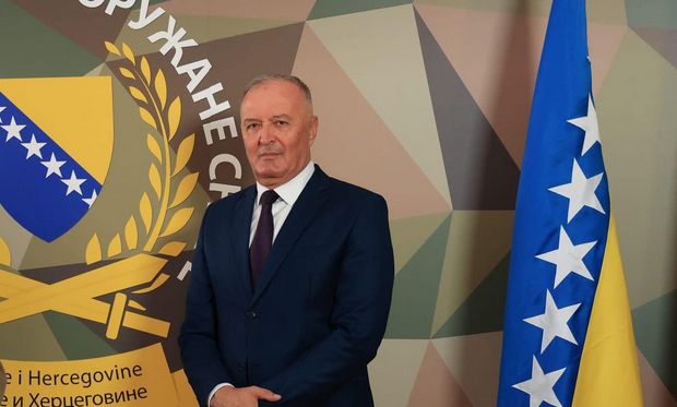 Ministar Helez upozorava da Dodik i klika okupljena oko njega već odavno prelaze sve granice. 
