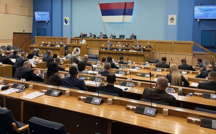 A vi želite na rođendan našeg vožda da promijenite čitav ustav, rekao je Vukanović