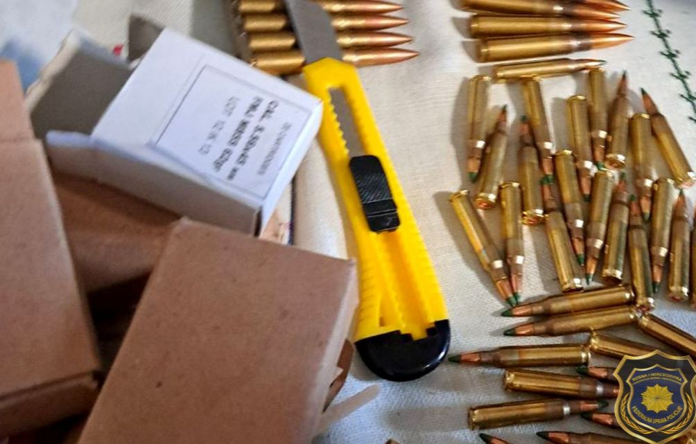 U Sarajevu uhapšen 54-godišnjak kod kojeg je pronađena droga i ručna bomba