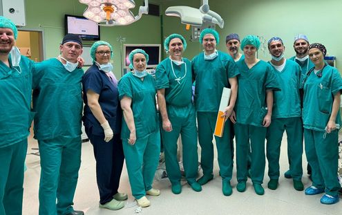 Na čelu tima bio je doc. dr. Dženan Jahić, a u funkciji konsultanta dr. sci. Bogdan Ambrožič, vrhunski sportski ortoped iz Slovenije