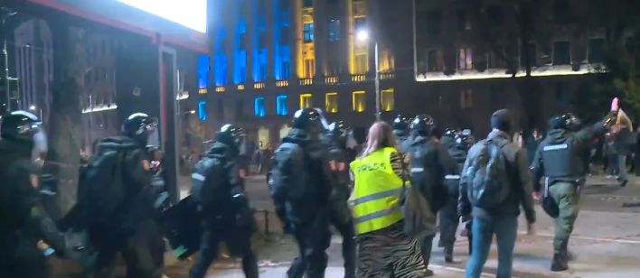 Pucao si na građane dok su u tišini odavali počast žrtvama tvog režima, naveo je