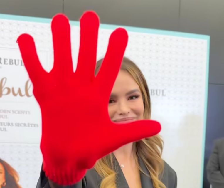 Severina navukla crvenu rukavicu i iskazala podršku studentima u Beogradu uz poruku: Pumpaj!