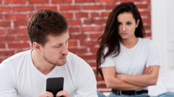 Fenomen 'pocketing': Šta kada vas partner skriva od svijeta?