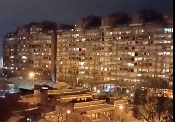 Bukom protiv Vučićevog režima: Širom Beograda građani lupali o šerpe i zviždali