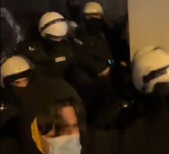 Policija pendrecima tukla novosadske studente koji su blokirali Skupštinu grada