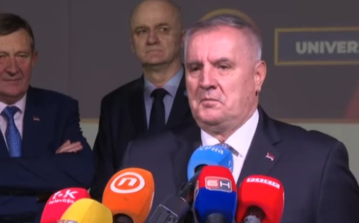 Ako budem imao potrebu zbog poslovnih obaveza da napustim zemlju, ja ću je napustiti, kazao je