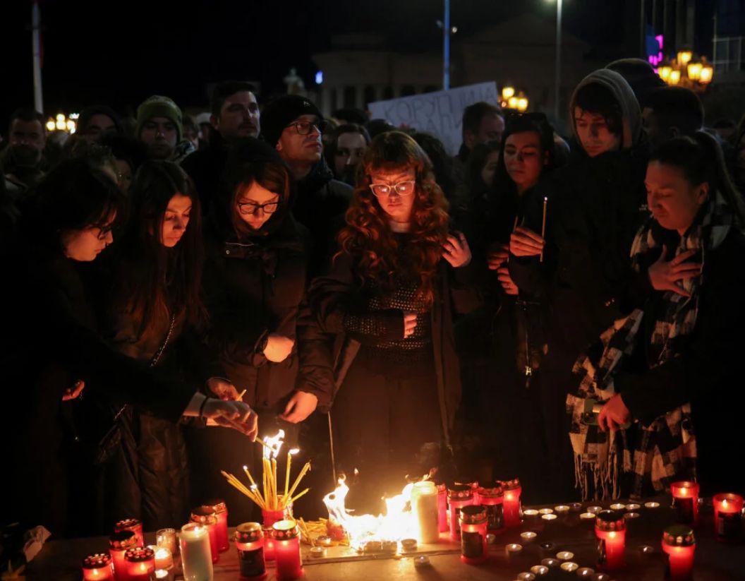 Hiljade Makedonaca je izašlo na ulicu zbog tragedije u Kočanima: Djecu ste pretvorili u pepeo