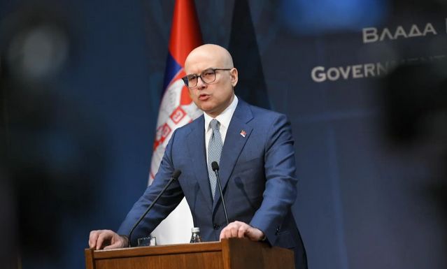 Vučević je također istaknuo da se sa studentskih plenuma dobivaju samo obrisi, a da se pritom ne zna ni koliko je studenata odlučivalo na tim plenumima, ni ko su im predstavnici