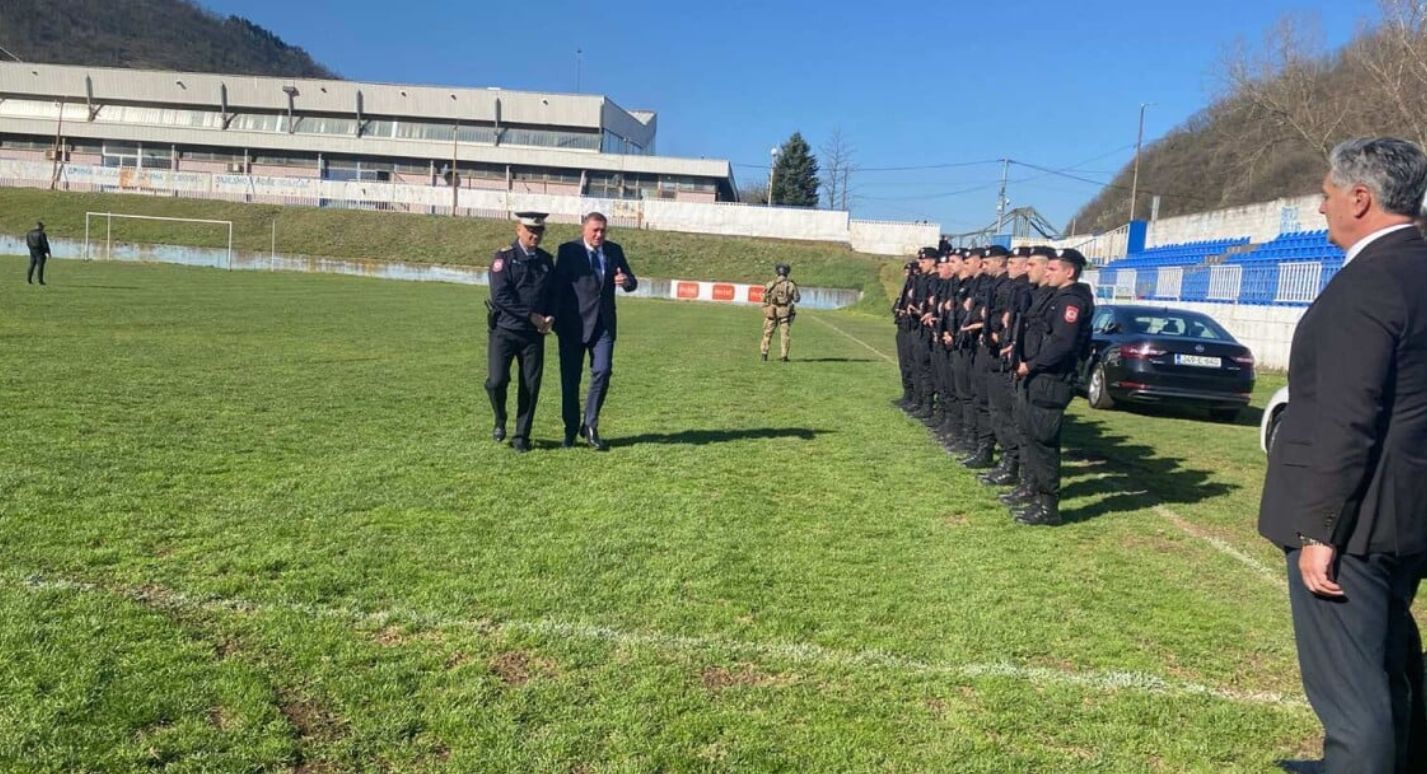 Dodik se sastao i s predstavnicima Gradske uprave Zvornika, a zajedno s Viškovićem je najavio da će u narednom periodu obilazi lokalne zajednice u RS-u.
