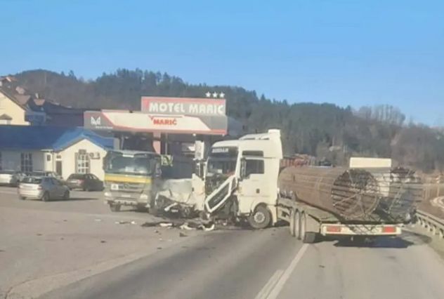 Uviđaj su izvršili službenici Sektora kriminalističke policije ZDK pod nadzorom dežurnog kantonalnog tužioca ZDK.