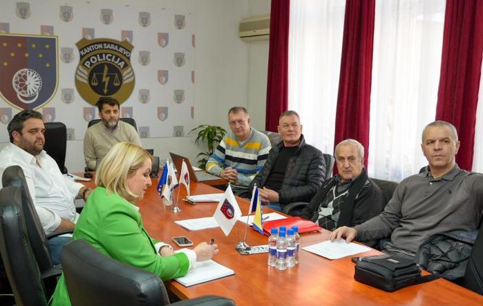 Objavljene fotografije iz fabrike prvog helikoptera MUP-a KS: Dogovorena obuka pilota