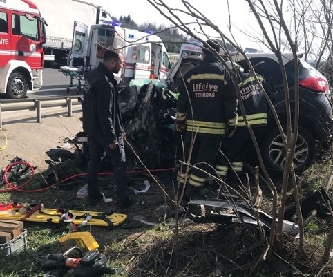 Na mjesto događaja su po dojavi prolaznika stigle ekipe Hitne pomoći, koje su vozača i troje povrijeđenih putnika prevezle u bolnicu